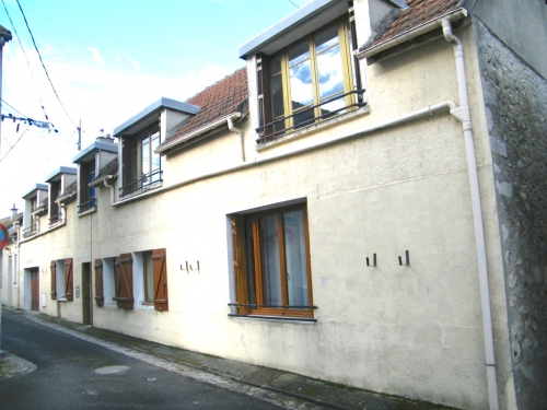 MAISON DE 133 M2 DANS  PROVINS